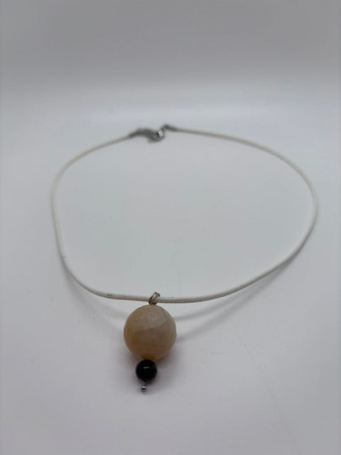 Ciondolo in Calcite e Ossidiana